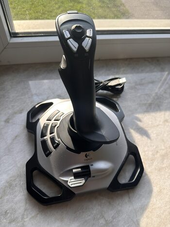 Logitech Extreme 3D Pro vairalazdė skirta PC