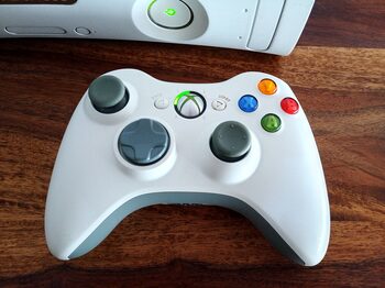 Consola XBOX 360 84GB r.g.h 3 - AURORA + mando