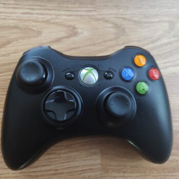 XBOX 360 belaidis pultelis ( džojstikas controllers ), veikia kaip naujas