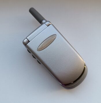 Motorola V50