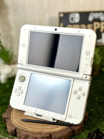 Nintendo 3DS XL, White