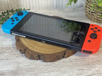 Nintendo Switch con accesorios 