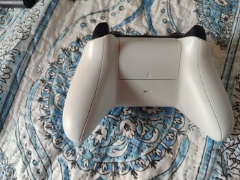 Buy  Xbox One S All Digital + Mando y Accesorios 