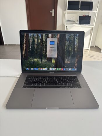 Apple MacBook Pro 15 (2018) Intel i7 Intel Radeon Pro 555X / 16GB DDR4 / 256GB NVME / 100 Wh / 339S00458 / Space Gray