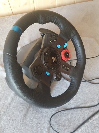 Logitech g29 vairas su pedalais