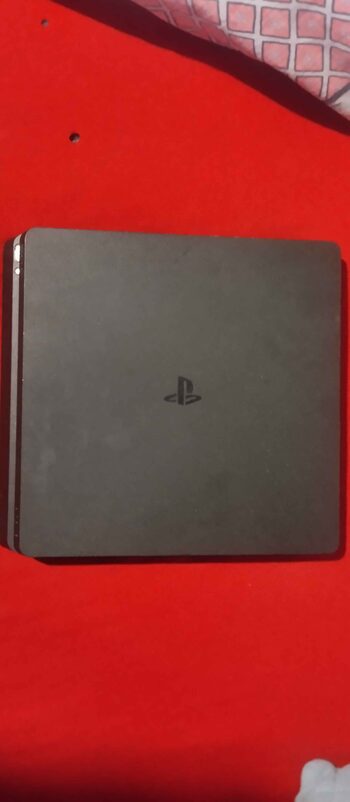 PlayStation 4, Black, 1TB