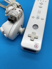 Nintendo Wii Baltas Pultelis + Nunchuk Controller for sale