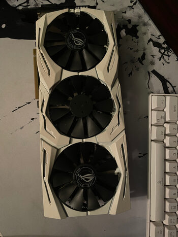 Graphics Card|ASUS|AMD Radeon RX 580|8 GB|256 bit|PCIE 3.0 16x|GDDR5|Memory 8000 MHz|GPU 1360 MHz|Dual Slot Fansink|1xDVI|2xHDMI|2xDisplayPort|ROG-STRIX-RX580-8G-GAMING