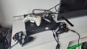 Get Xbox 360 S + 4 mandos + 300 juegos