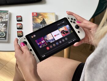 Nintendo Switch Oled 128gb + 3 žaidimai :)