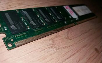 1x Memoria Ram Marca: Corsair Ddr2 a 533Mhz 1gb - 3€