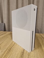 Xbox One S +2 pultai