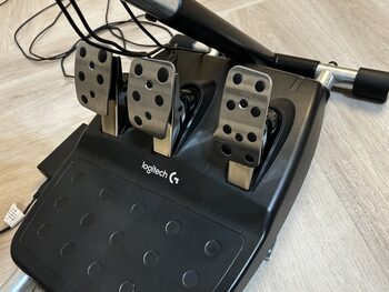 Logitech G29 + Stendas + Pedalai