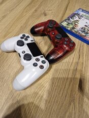 PlayStation 4 Slim trys pultai + 2 žaidimai