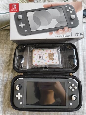 Nintendo Switch Lite + accesorios 