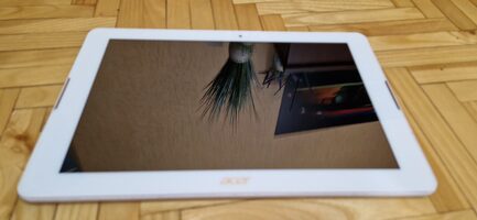 Acer iconia 10 B3-A20 16GB. White for sale
