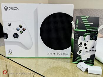 Xbox Series S 512GB + estación de carga.