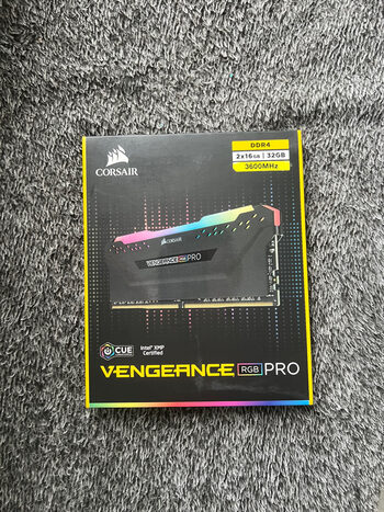 Corsair Vengeance RGB 32 GB (2 x 16 GB) DDR4-3600 PC RAM