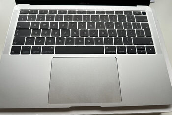 MacBook Air A1932 2018 / keičiu į win laptop