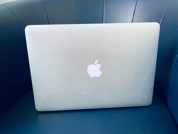 MacBook Air 2015 13 inch/8gb/128gb/i5