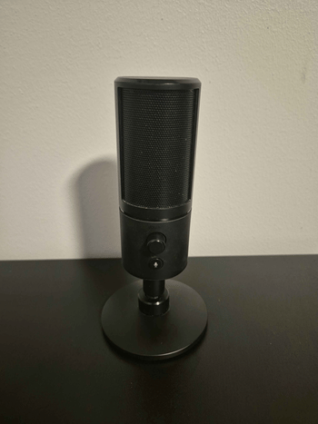 Buy Razer Seiren X mikrofonas