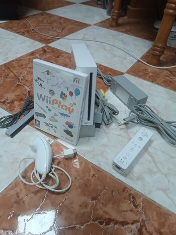 Consola Nintendo Wii + Juego de regalo 