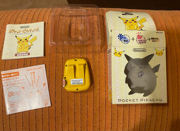 Consola mini pocket pikachu NUEVA for sale