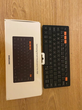 Samsung Smart keyboard Trio 500