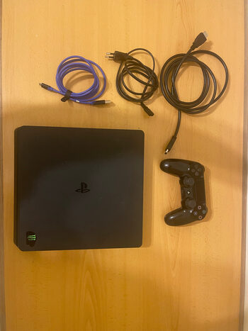 PlayStation 4 con caja 