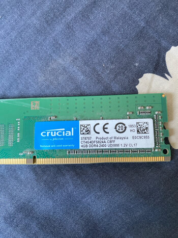 Crucial 8 GB (2 x 4 GB) DDR4-2400 Green PC RAM