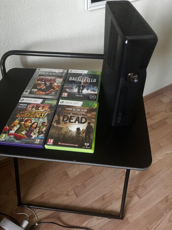 Xbox 360 su 4žaidimais
