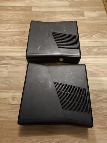 2 x Xbox 360 Slim S Black dalims dalys dalimis