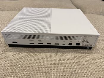 Xbox One S 1TB su 2 pulteliais for sale