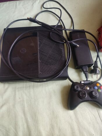 Parduodama xbox 360 konsolė, talpa 250GB