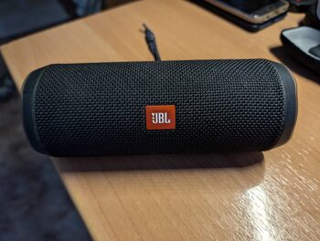 JBL Flip 4