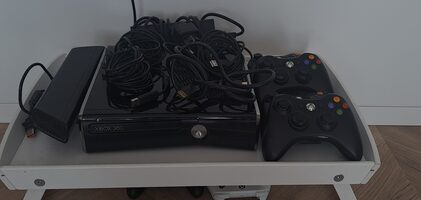 Xbox 360 S, Black, 250GB