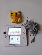 Nintendo 2ds blanco y roja con cargador original 