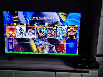 Atrištas Xbox sata 250gb įrašyta 80žaidimų