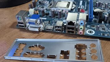 Get Intel DH55TC Intel H55 Micro ATX DDR3 LGA1156 1 x PCI-E x16 Slots Motherboard