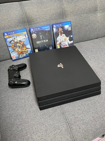 Ps4 Pro 1TB + 3 žaidimai