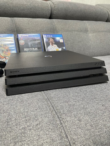 Ps4 Pro 1TB + 3 žaidimai for sale