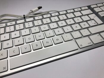 Apple A1243 Genuine Slim USB Wired Keyboard with Numeric Keypad and 2 USB ports