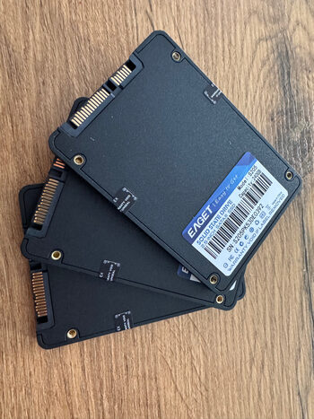 3vnt 240GB SSD (nauji)