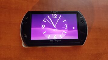 PSP Go (N1000) Atrištas