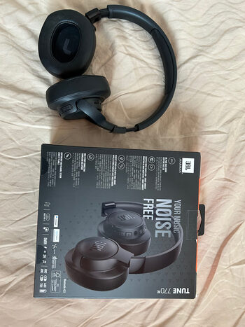 JBL TUNE 770NC