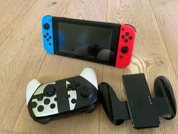 Atrištas Nintendo Switch(antros revizijos) for sale