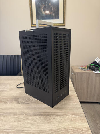 Hyte Revolt 3 i5 12400F+32Gb Ram+RTX3080