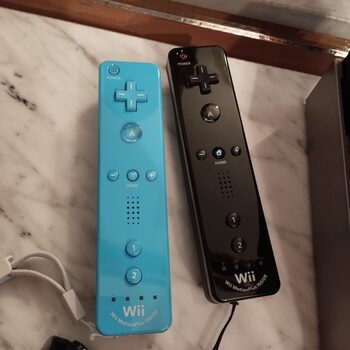 Nintendo Wii Black+2 Wii Motion Plus+Wii Wheel+Accesorios