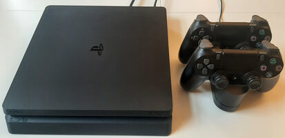 Sony PlayStation 4 Slim 1 TB (Black) + priedai