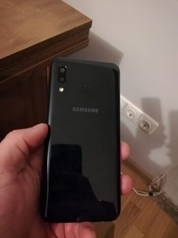 Samsung A20E